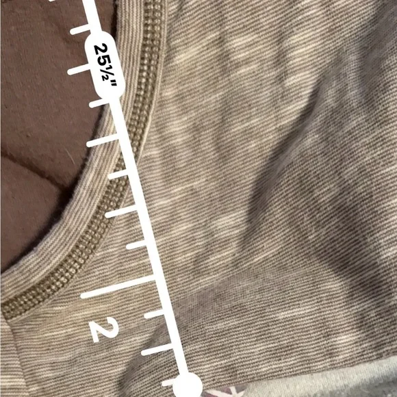 𝐄𝐃𝐃𝐈𝐄 𝐁𝐀𝐔𝐄𝐑 𝐁𝐑𝐎𝐖𝐍 𝐖𝐇𝐈𝐓𝐄 𝐂𝐎𝐖𝐋 𝐍𝐄𝐂𝐊 𝐎𝐔𝐓𝐃𝐎𝐎𝐑 𝐒𝐖𝐄𝐀𝐓𝐒𝐇𝐈𝐑𝐓 - Picture 6 of 6